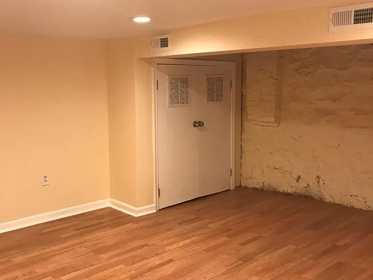 2922 Grantley Ave — Photo 11