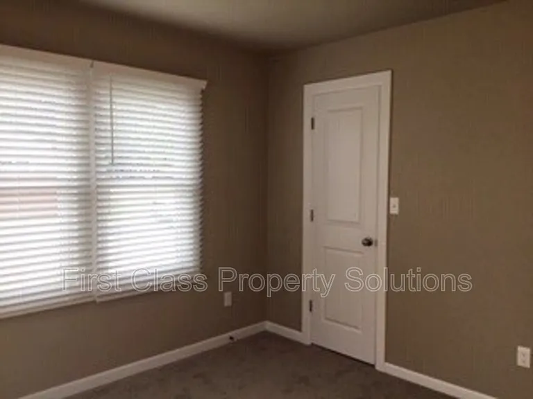 7001 NW 45th St — Photo 15