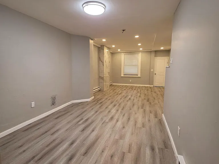4917 Reno St — Photo 5