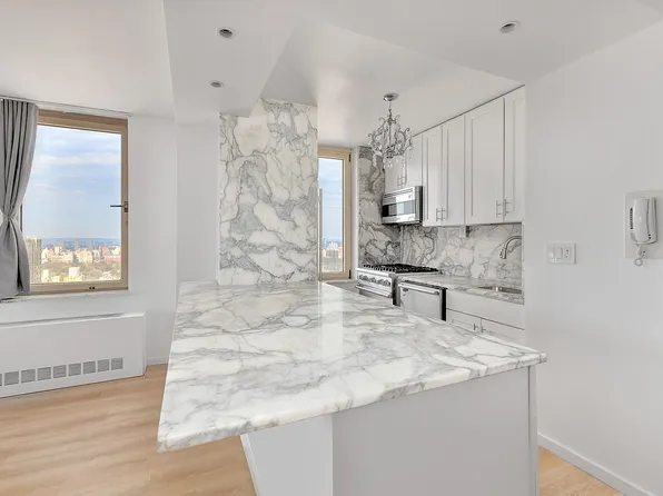 200 E 89th St APT 42A, New York, NY 10128