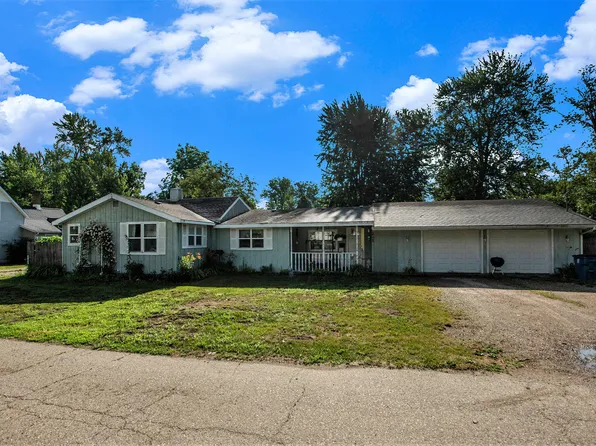 1021 1st St, Bangor, MI 49013