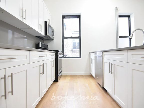 4th image of 3621 Broadway Unit 65