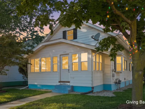 1503 Burton St SW, Wyoming, MI 49509