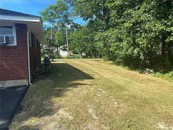 5th image of 15 Birdsall Ave