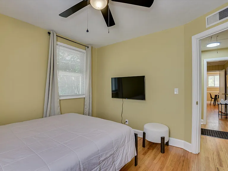 1803 Heath St — Photo 27