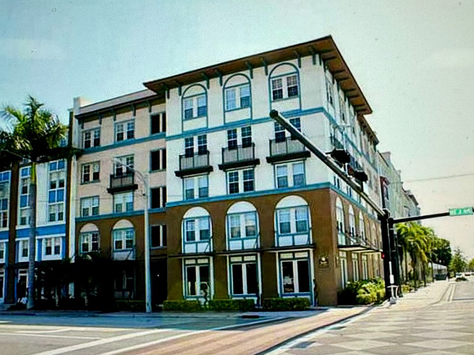 1st image of 533 NE 3rd Ave APT 136
