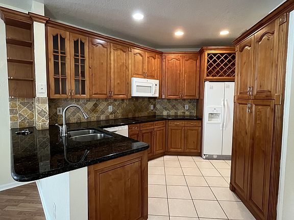 2nd image of 8941 NW 54th St