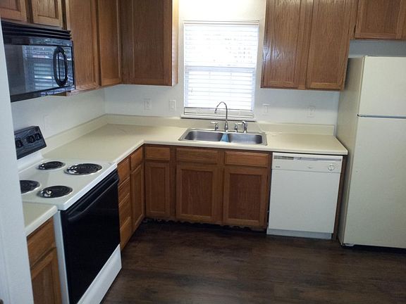 Kitchen (new flooring)
