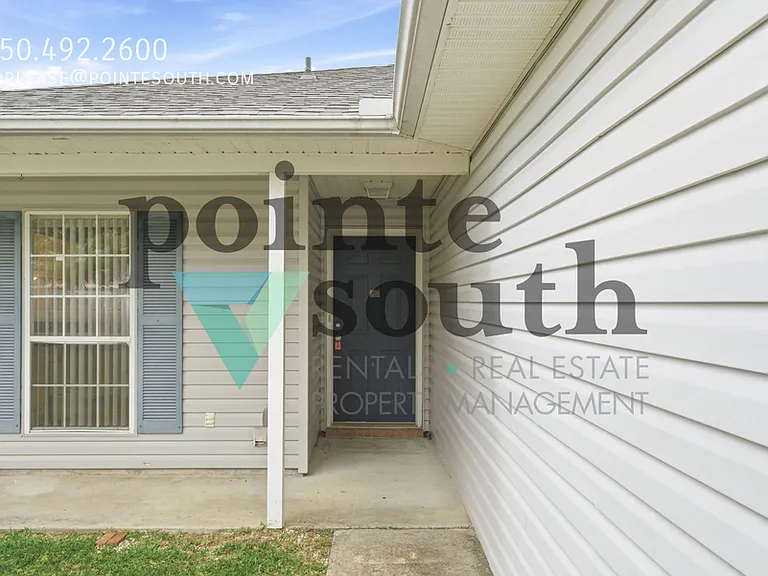1076 Antigua Cir — Photo 2