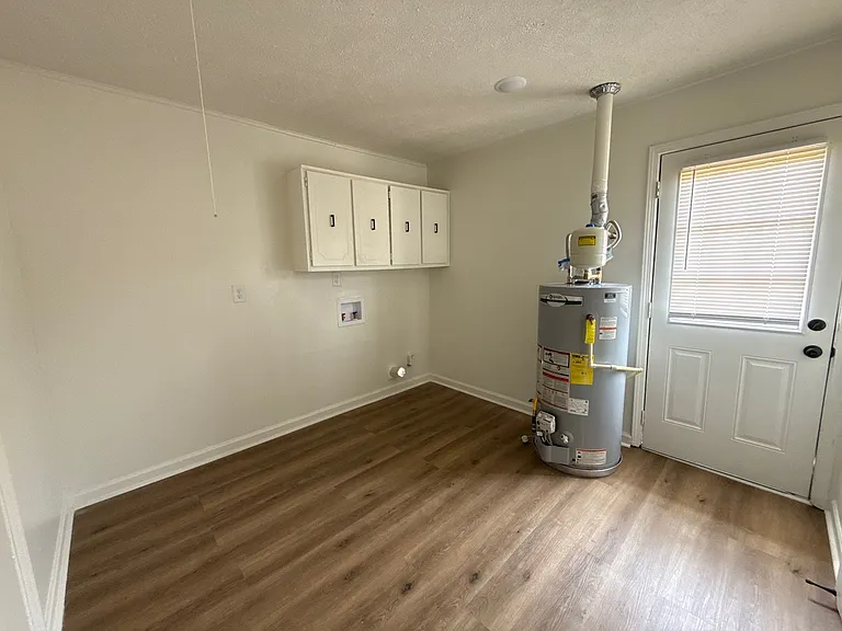5921 Norton St — Photo 6