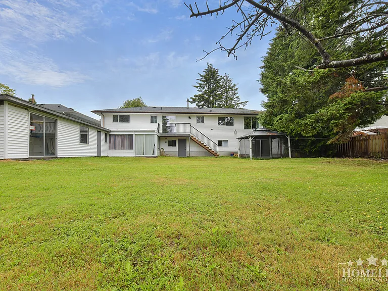 13900 Blackburn Ave #HOUSE — Photo 24