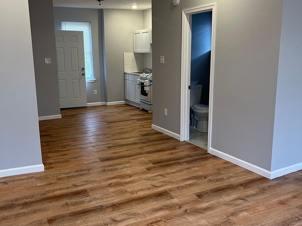 1st image of 2036 W Ontario St #3