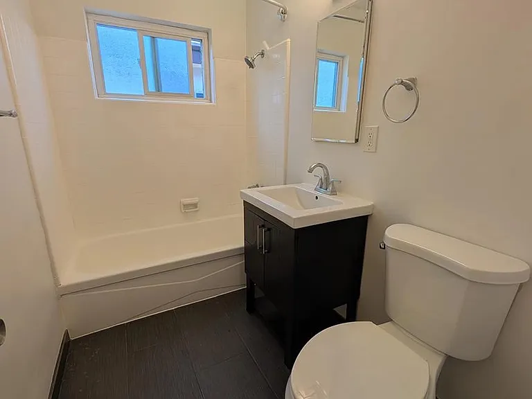 1328 Gordon St #7 — Photo 15
