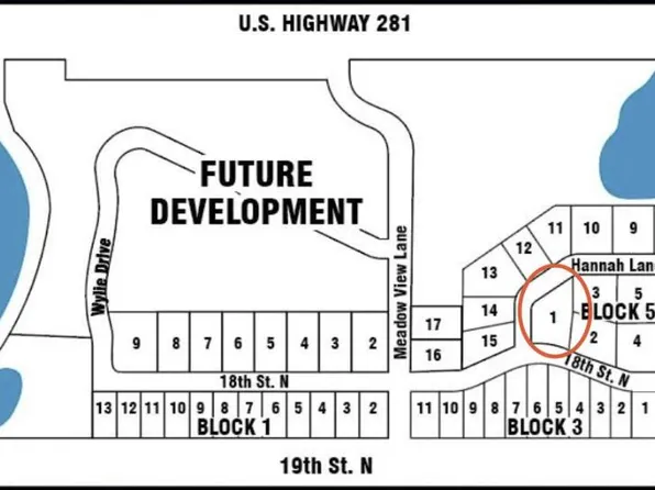 1535 Hannah Ln, Aberdeen, SD 57401