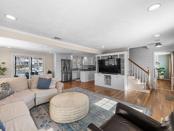 5th image of 6 Pilgrim Hts