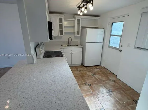 7850 Byron Ave APT 403, Miami Beach, FL 33141