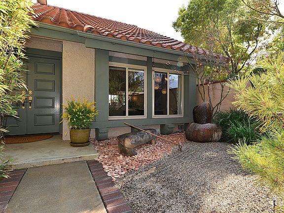 3rd image of 244 Canyon Crest Dr