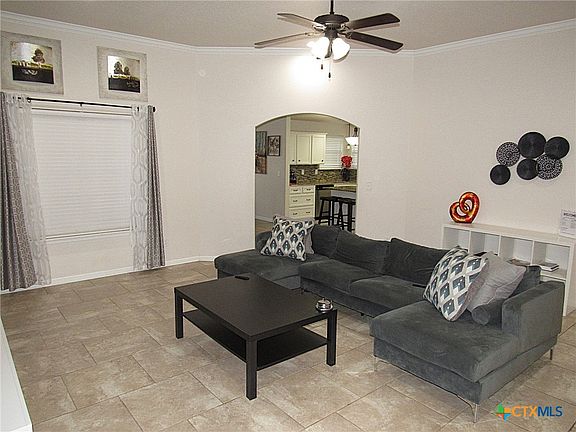 4th image of 301 Dober St