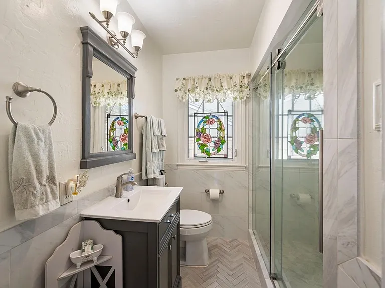 108 Burlingame Ave — Photo 3