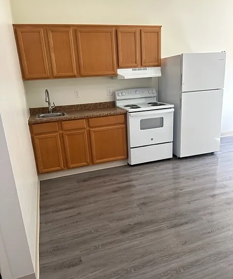 898 Guadalupe St #13 — Photo 2