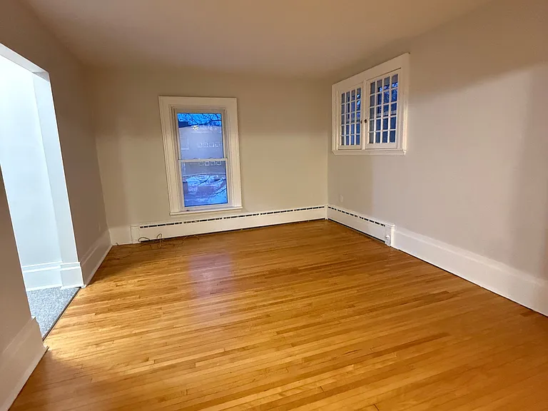59 B Wellington St E #UPPER — Photo 10