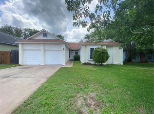 12606 Hunters Chase Dr, Austin, TX 78729