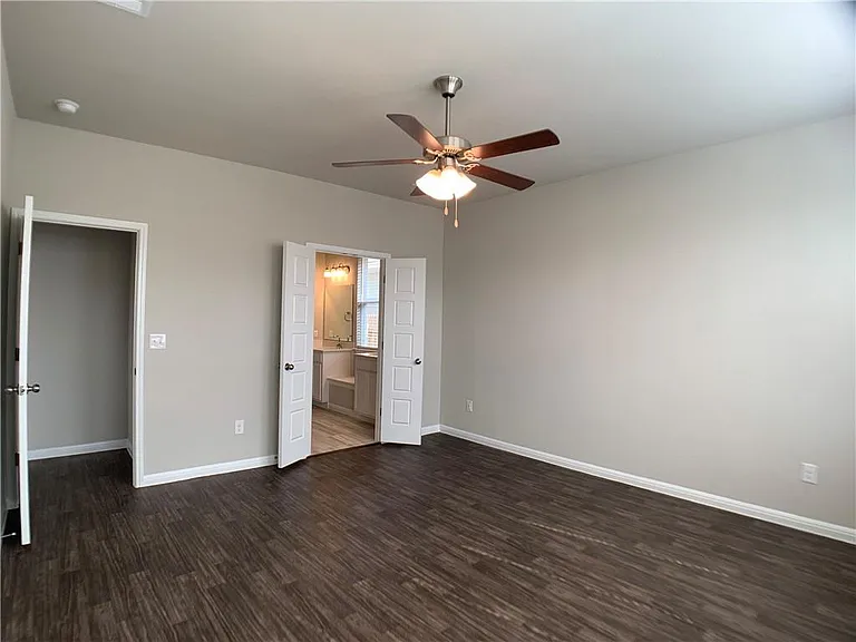 237 Michaelis Dr — Photo 11