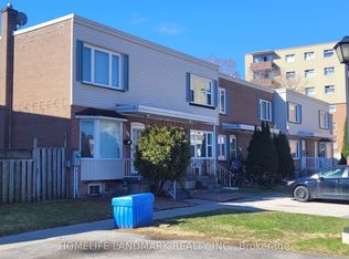 740 Kennedy Rd #64, Toronto, ON M1K 2C5