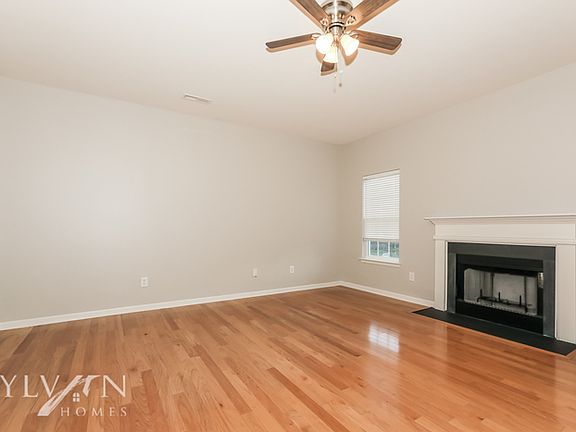 3rd image of 3109 Royal Troon Ln