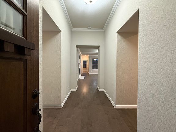2nd image of 1717 Victoria Dr