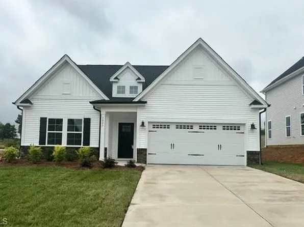 3027 Bayou St, Graham, NC 27253