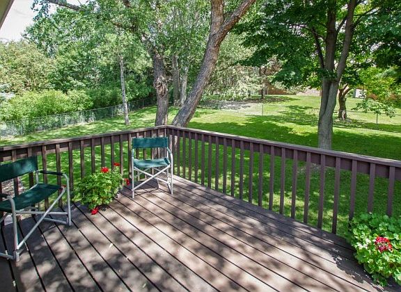 3rd image of 3548 Glen Oaks Ct