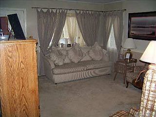 5th image of 77 Linden Ave