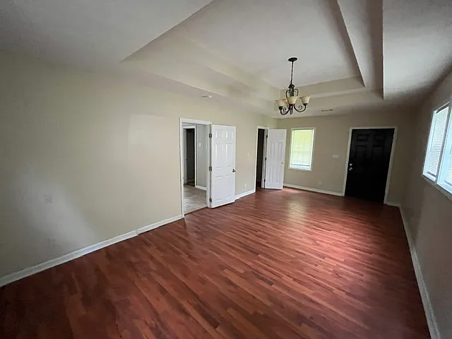 2435 Thrasher Ave — Photo 14