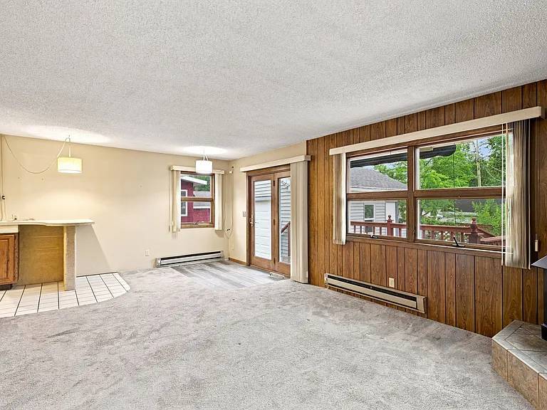 2112 Pine St — Photo 8