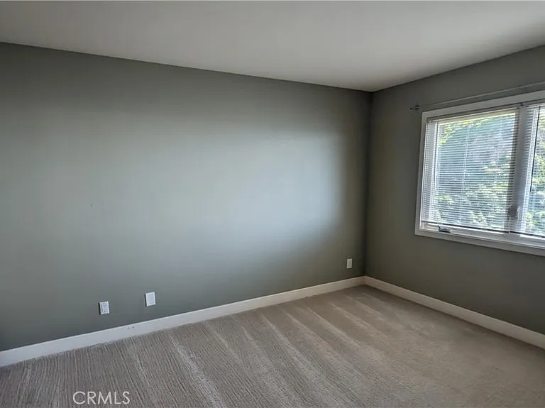 661 Nyes Pl — Photo 14