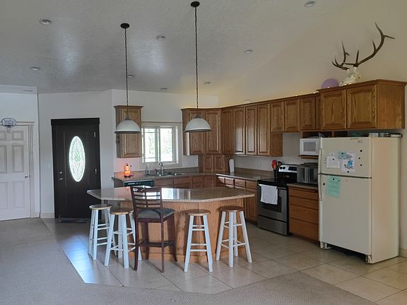 3rd image of 4394 E Maple Creek Rd