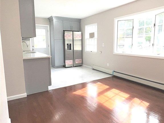 5th image of 61 Wilson St