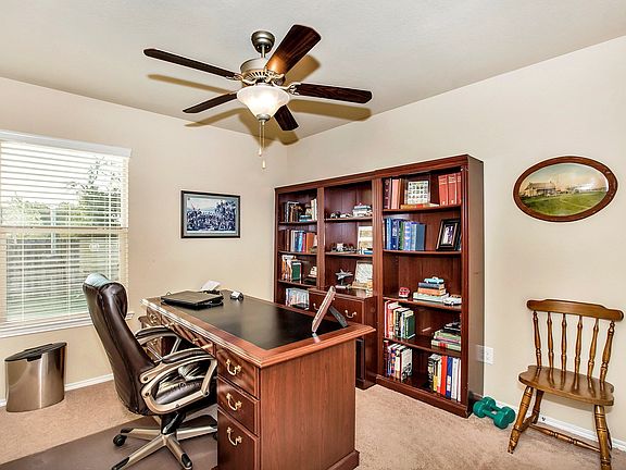 5th image of 233 Lamar Dr