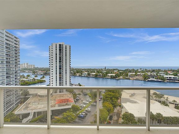 4th image of 20281 E Country Club Dr APT 1002