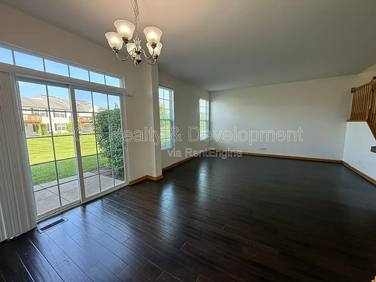 1026 Turin Dr — Photo 3
