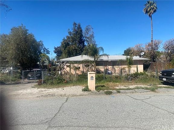2nd image of 2254 S Artesia St