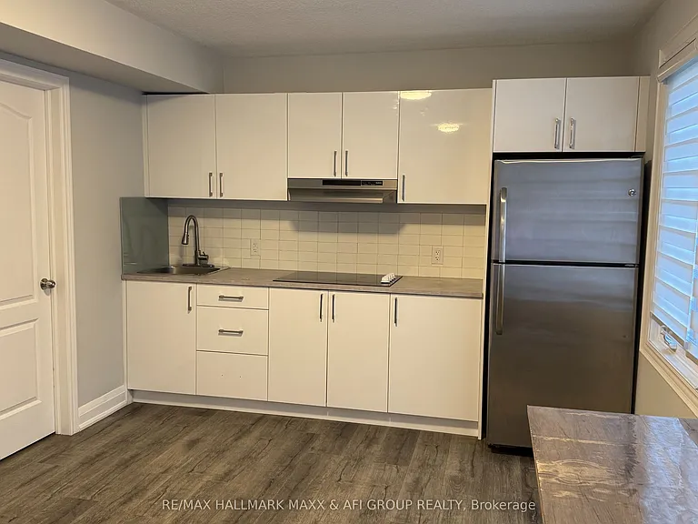 2 Lambeth Sq #BACHELOR — Photo 7