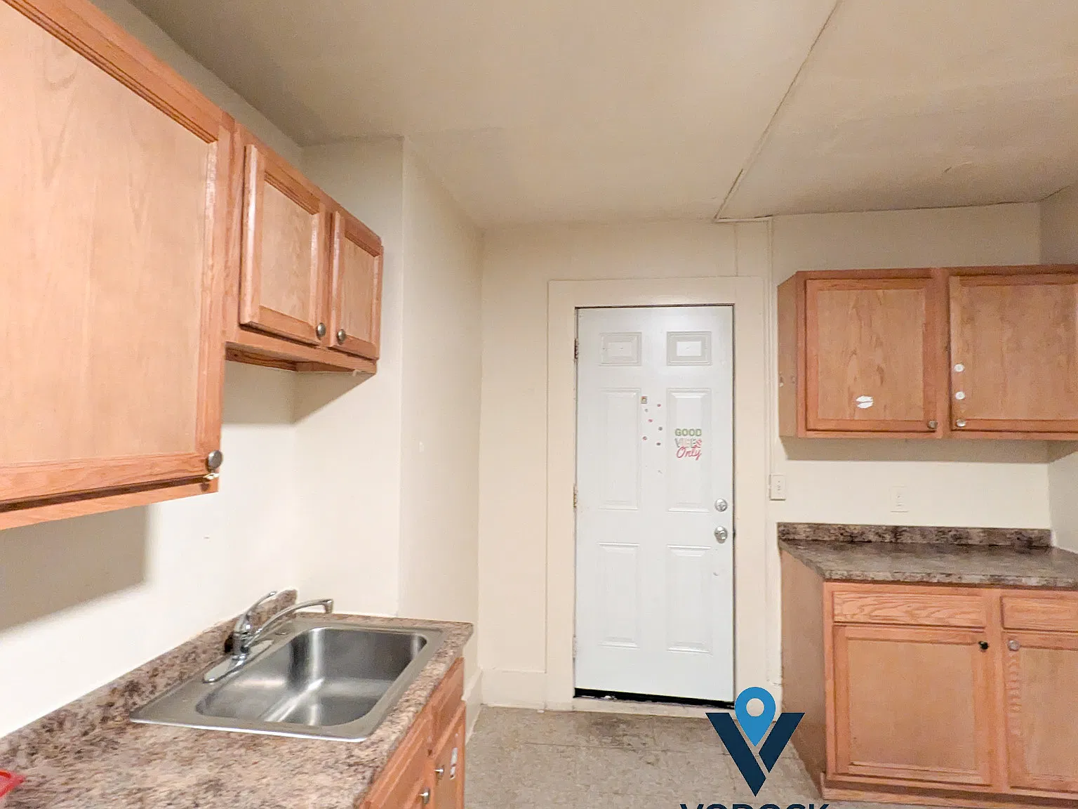 3 bed, 1000 sqft, $1,900 — Photo 4
