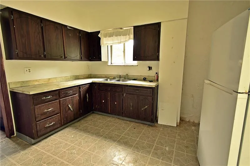 5 bed, 2000 sqft, $2,000 — Photo 4