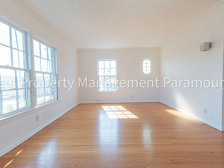 1460 S Orange Grove Ave — Photo 26