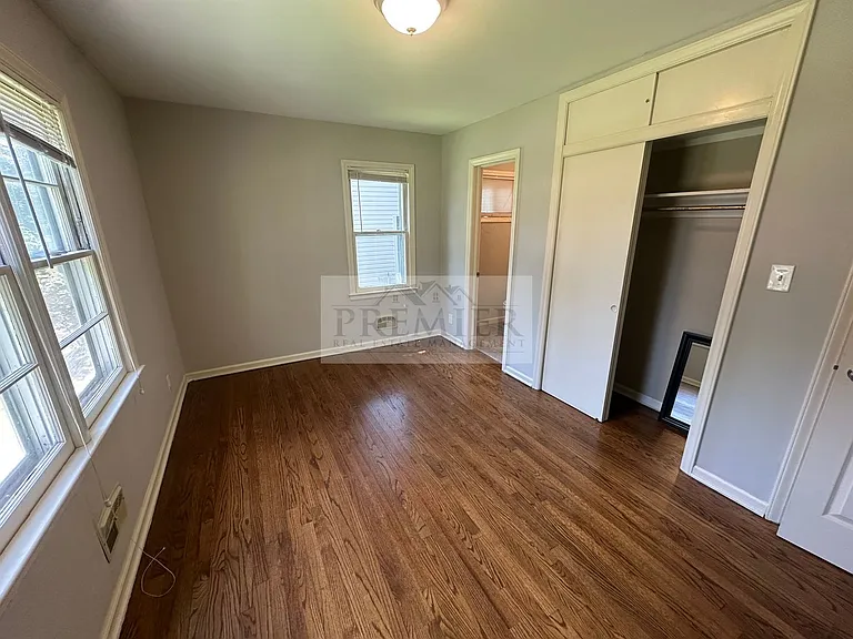8422 Cherry St — Photo 11