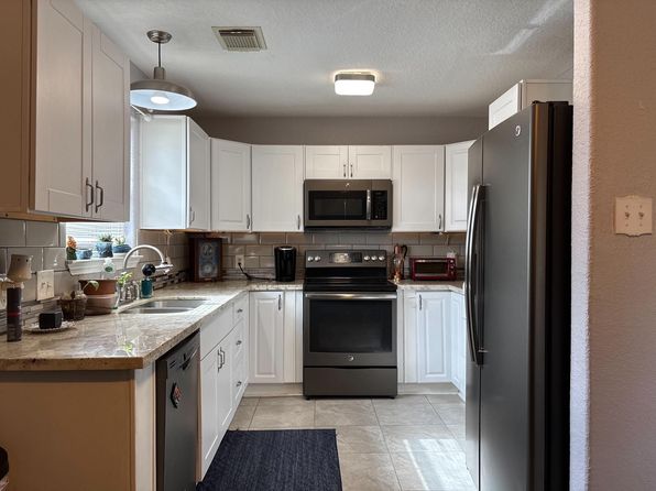 2518 Avenue H, Dickinson, TX 77539
