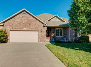 317 Oak Tree Ln, Ozark, MO 65721