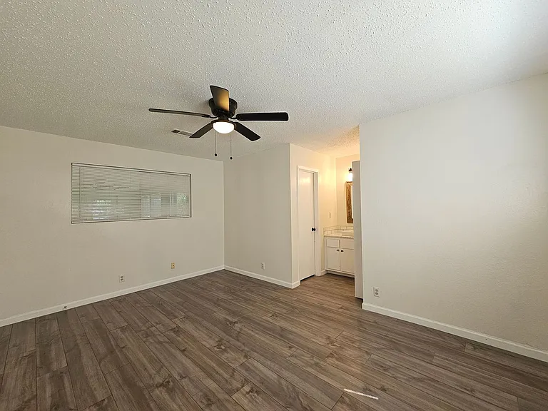 1208 Preswick Cir — Photo 9